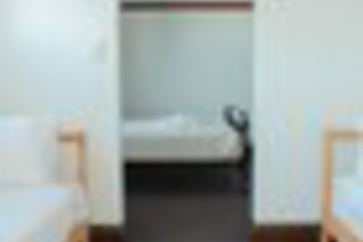 Room 74 of 192