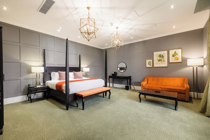 Room 35 of 122