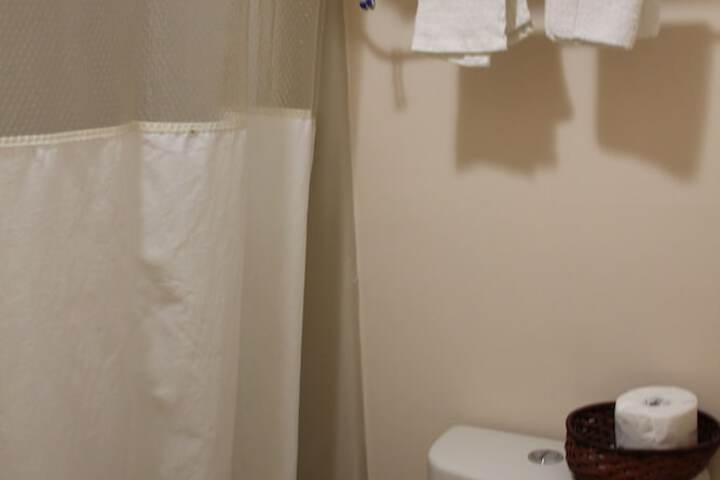 Room 27 of 33