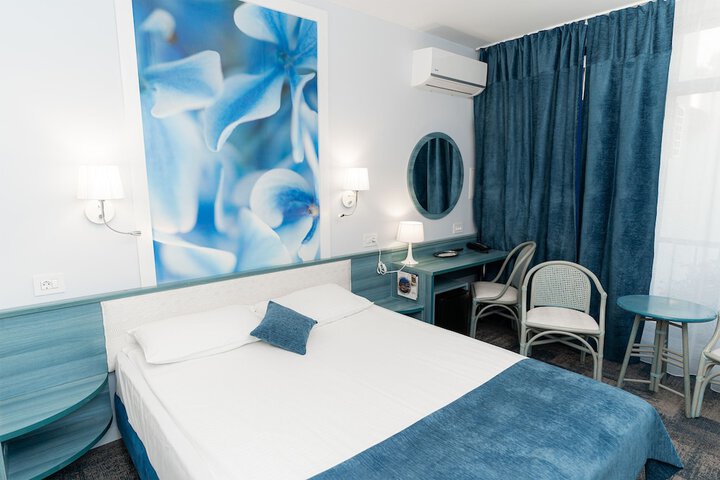Room 14 of 56