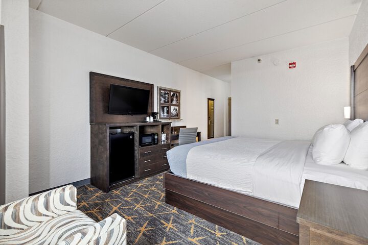 1 King Bed (9 of 34)