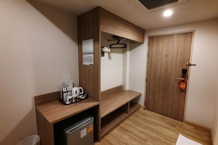 Room 21 of 39