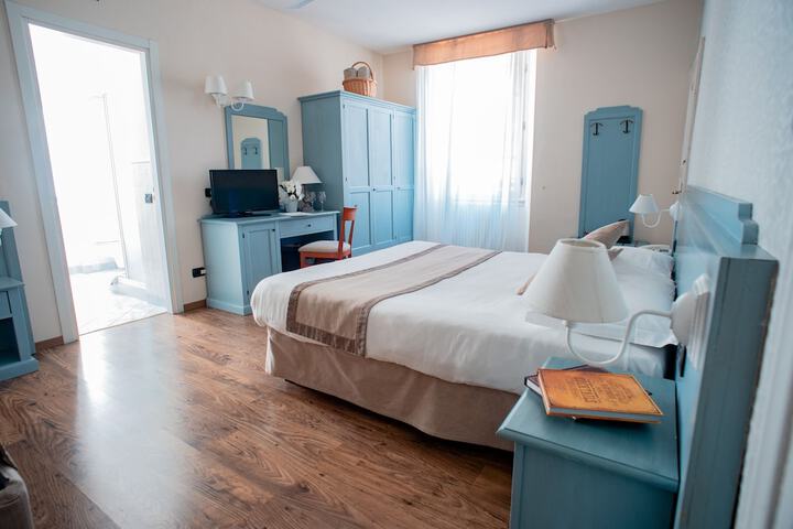 Room 13 of 47