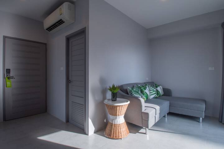 Room 9 of 36