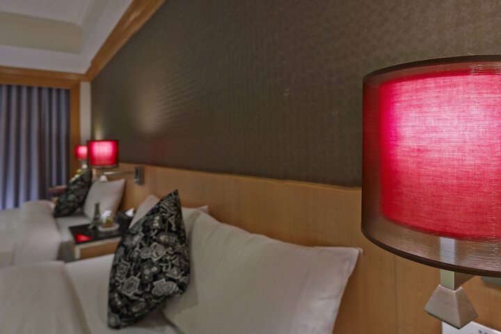 Room 9 of 40