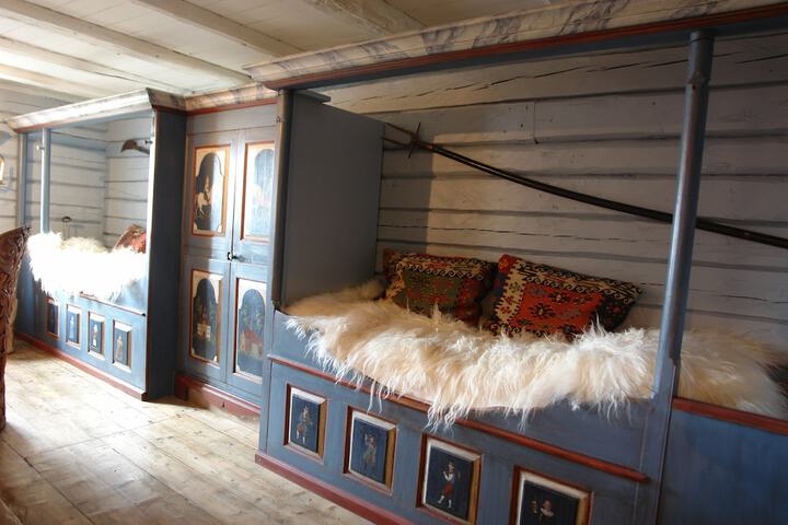 Room 4 of 30