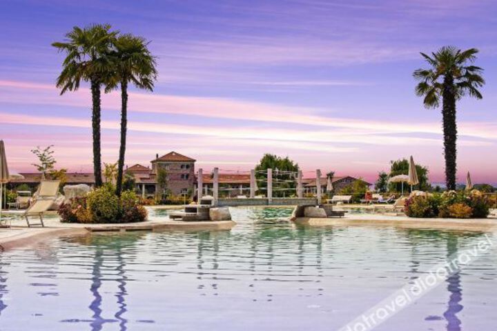 Hotel 5 of 90