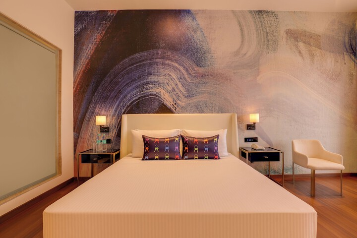 Room 9 of 47