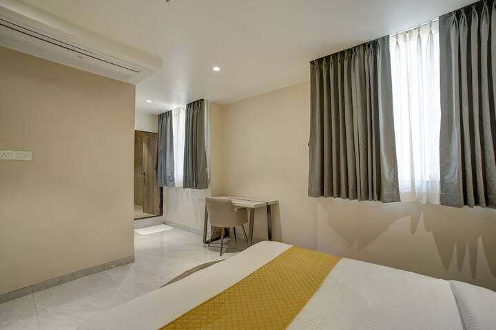 Room 9 of 63