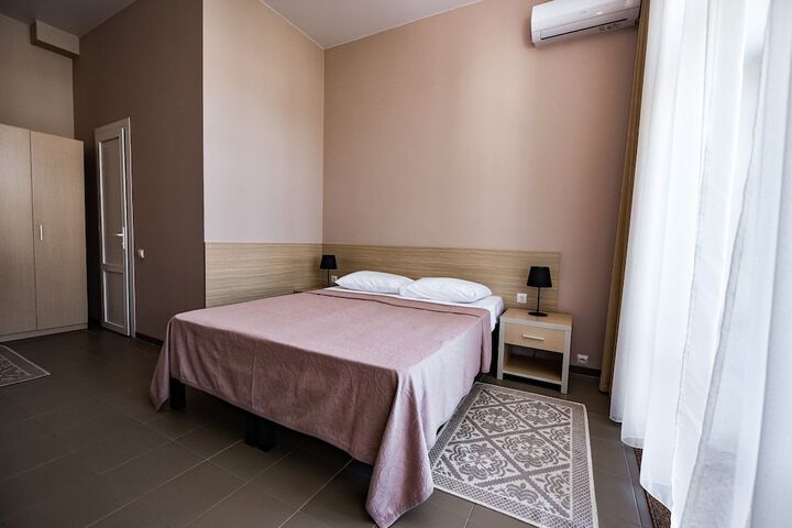 Room 25 of 151