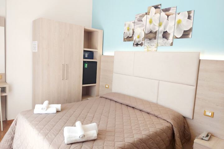 Room 18 of 32