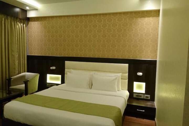 Room 7 of 28