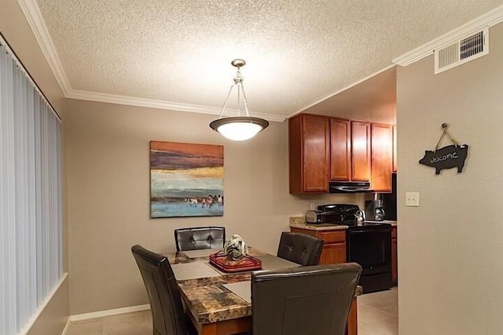 Room 12 of 25