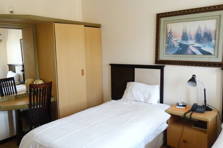 Room 17 of 42