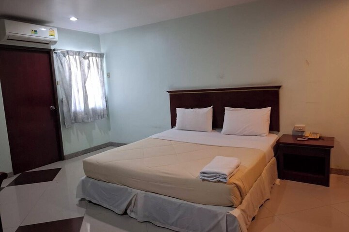 Room 21 of 45