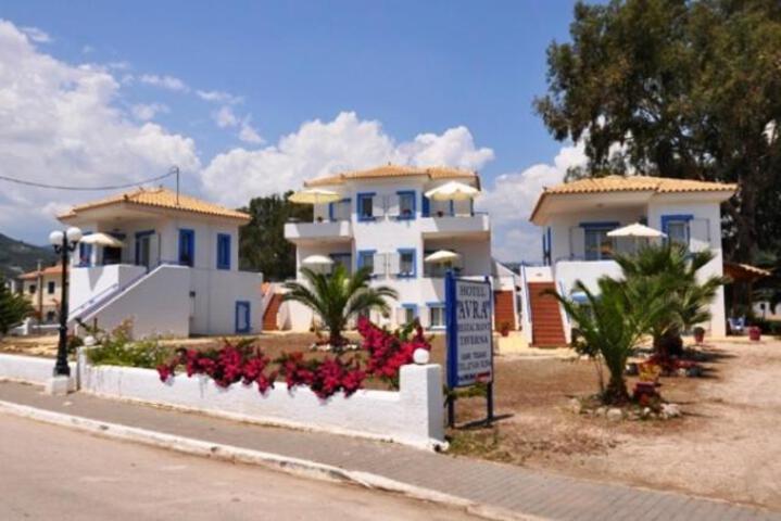 Hotel Avra