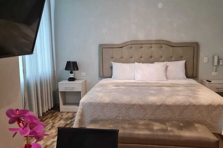 Room 4 of 12