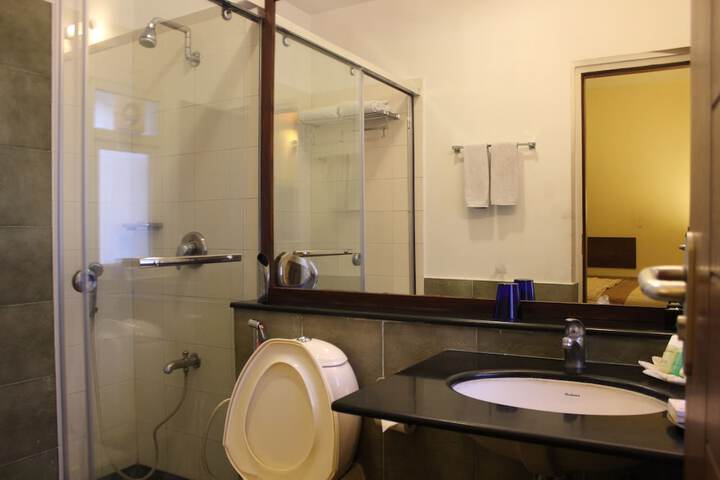 Room 14 of 27