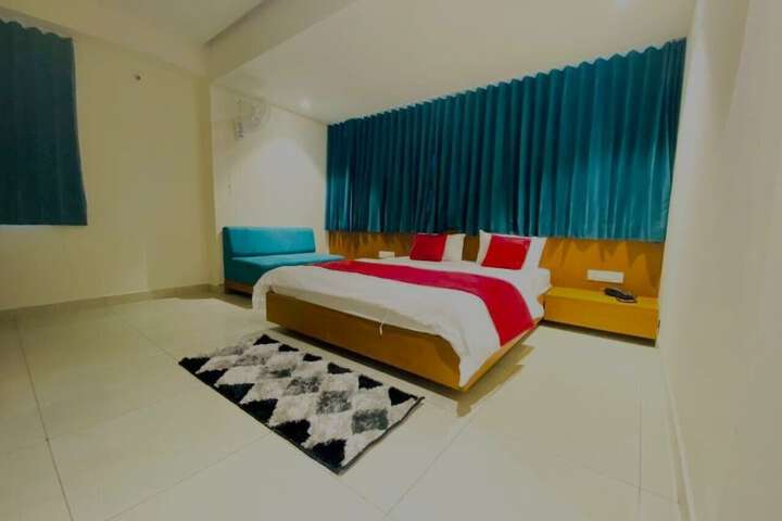 Room 6 of 11
