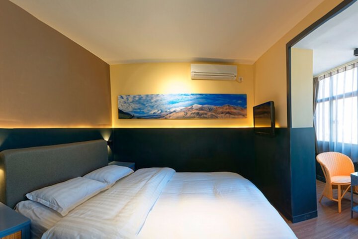 Room 8 of 52