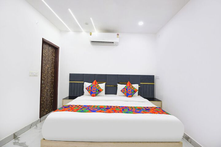 Room 20 of 29