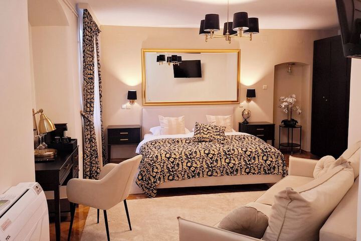 Room 7 of 21