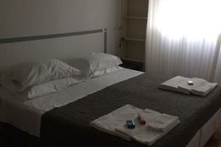 Room 42 of 71