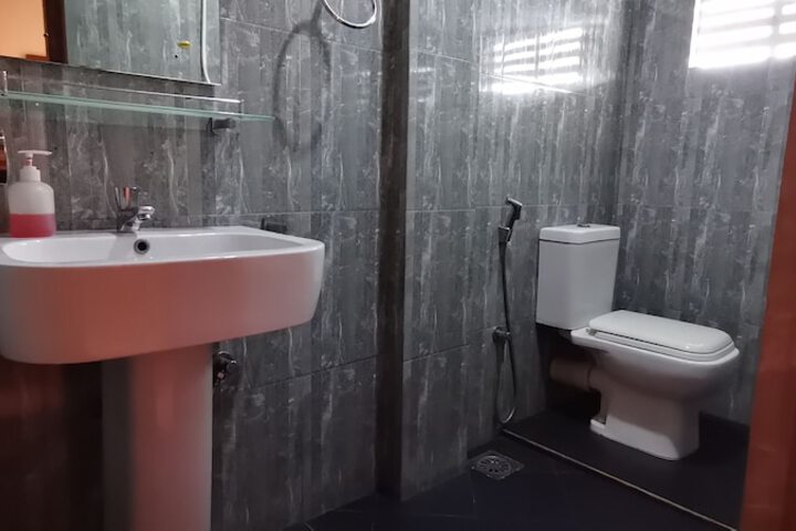 Room 43 of 151