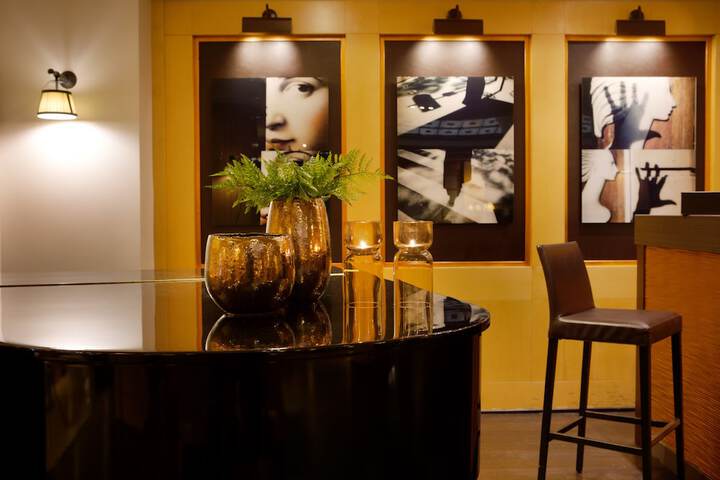 Lounge 119 of 134