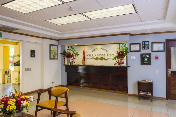 Check-in/check-out kiosk