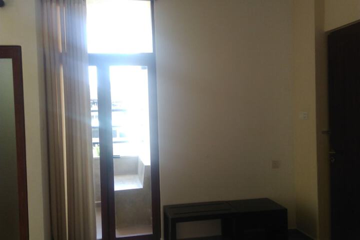 Room 17 of 86