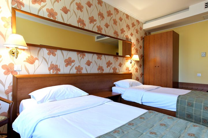 Room 10 of 45