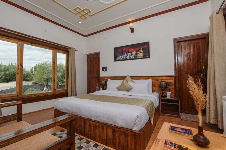 Room 15 of 38