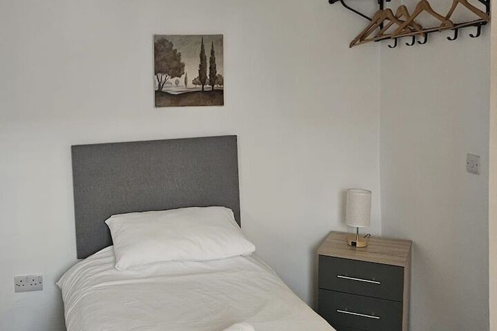 Room 9 of 21