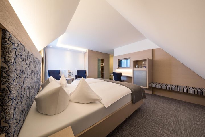 Room 13 of 79