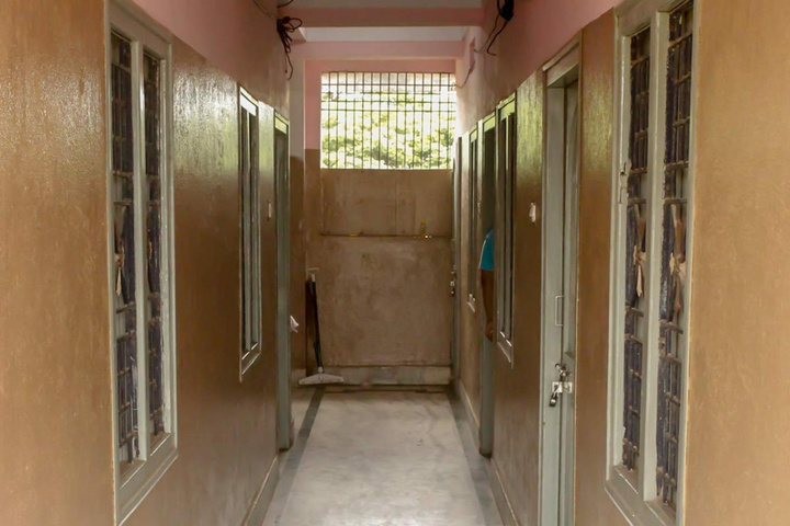 Room 5 of 13