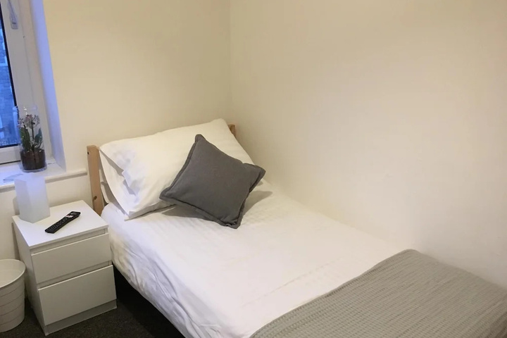 Room 17 of 23
