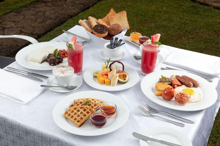 Breakfast/Coffee Service 63 of 80