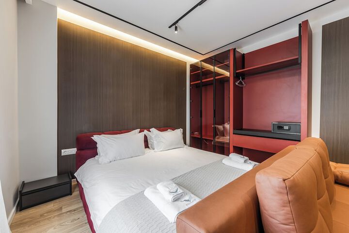 Room 35 of 171
