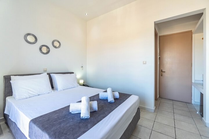 Room 6 of 117
