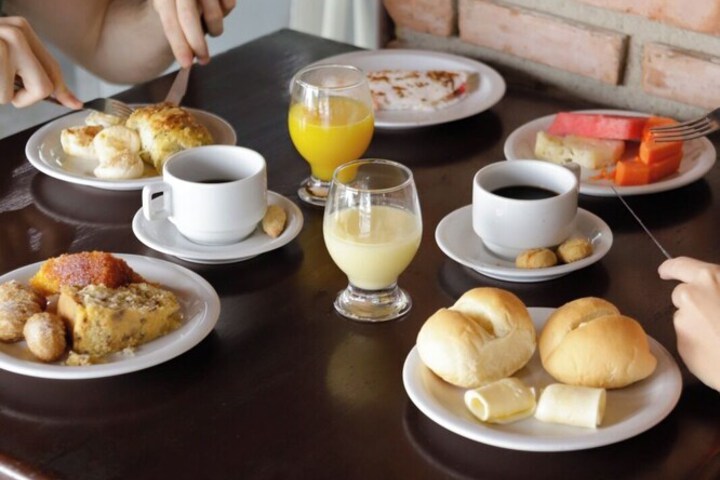 Breakfast area