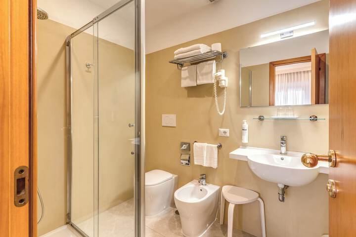 Room 42 of 54