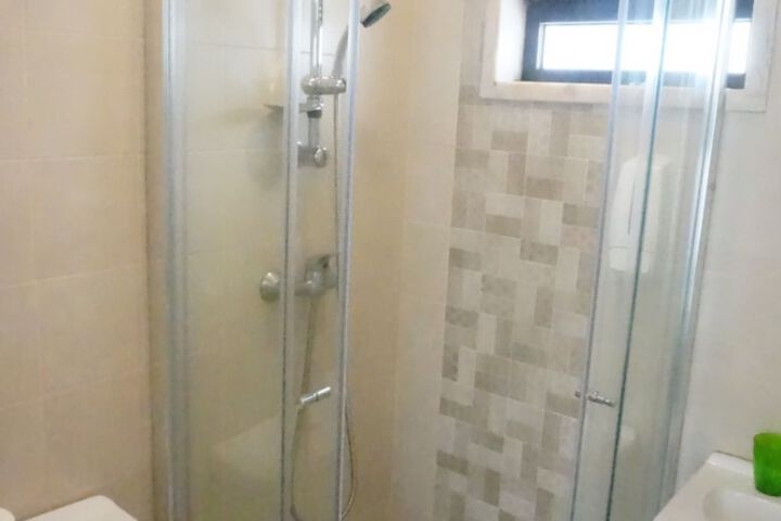 Room 70 of 89