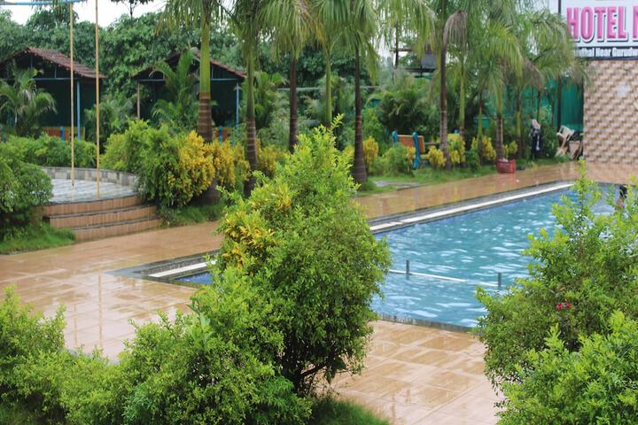 Pool 40 of 60
