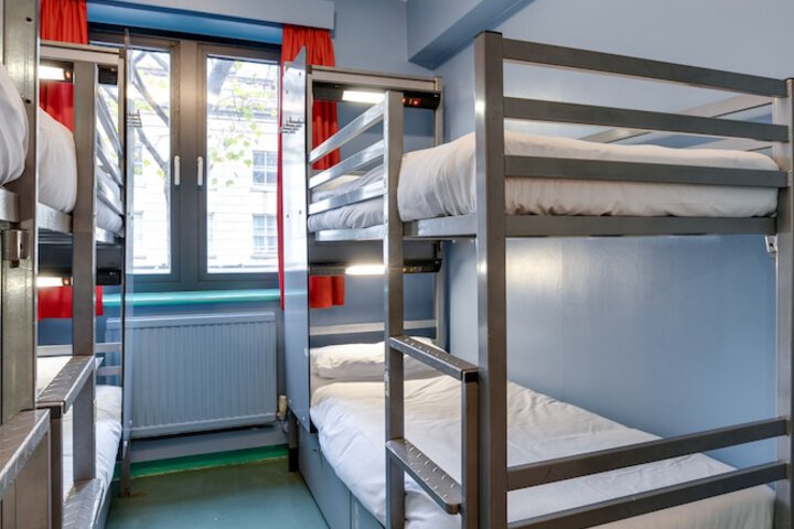 Room 25 of 46