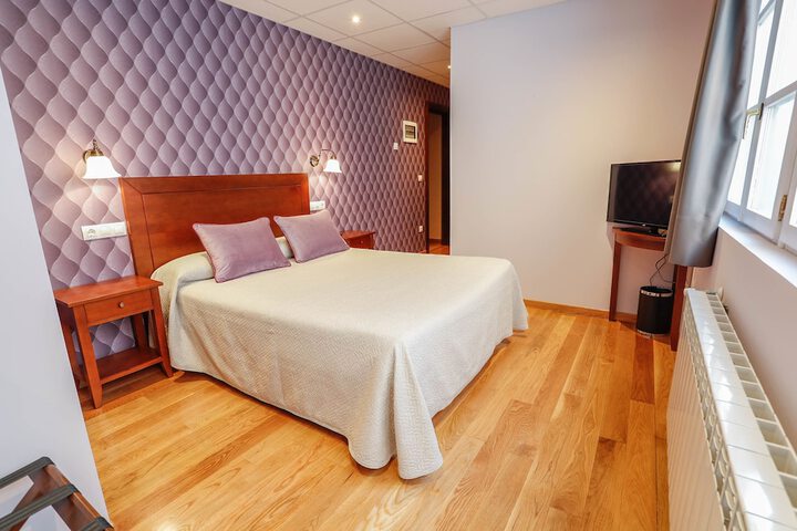 Room 32 of 73