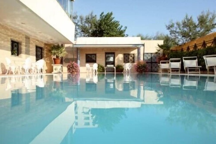 Pool 34 of 69