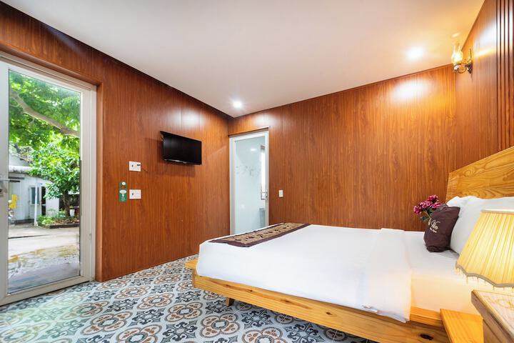Room 17 of 65