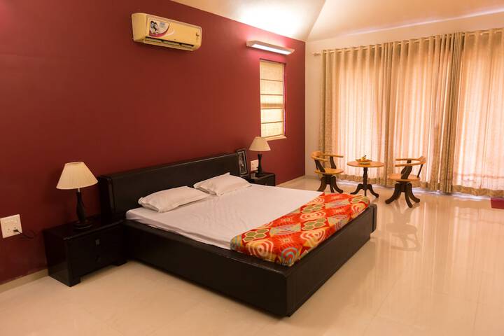 Room 19 of 102