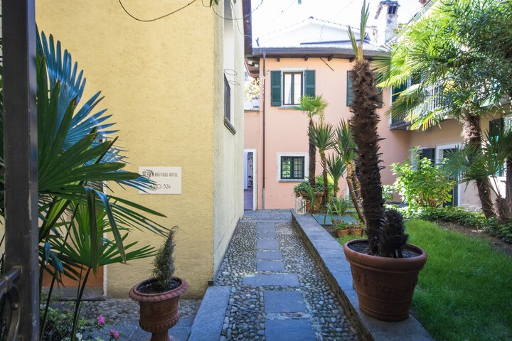 Hotel Exterior 117 of 129